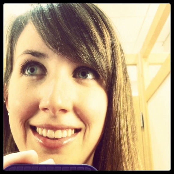 Meet your Posher, Caitlin - Picture 1 of 1